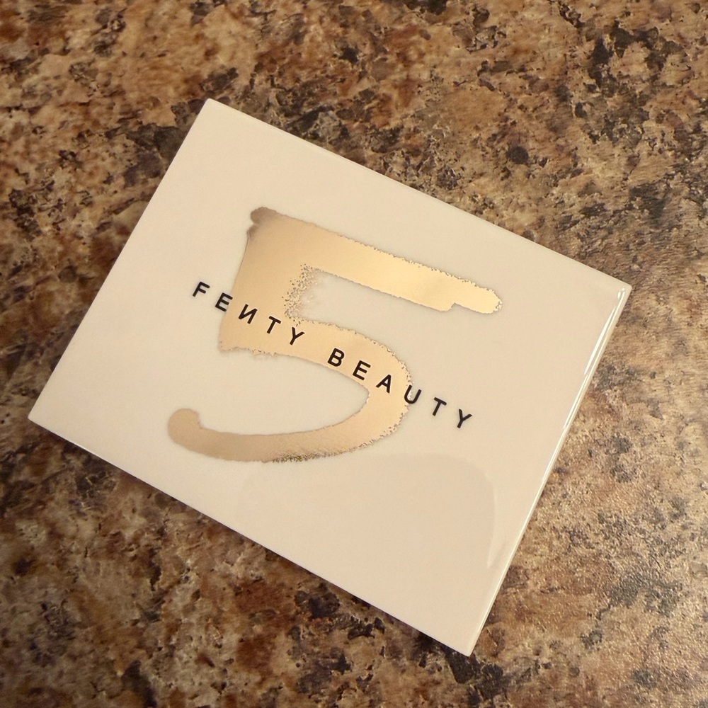 Fenty Beauty Eyeshadow Palette - Warm Sunset Shades - Picture 5 of 8